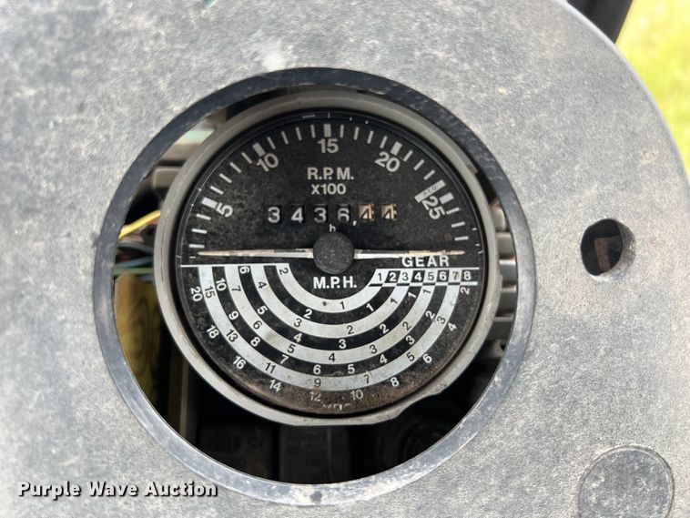 image for item DS2969 1983 John Deere 2950 tractor