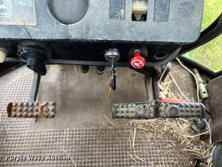 image for item DS2969 1983 John Deere 2950 tractor