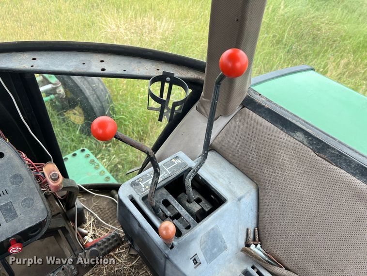 image for item DS2969 1983 John Deere 2950 tractor