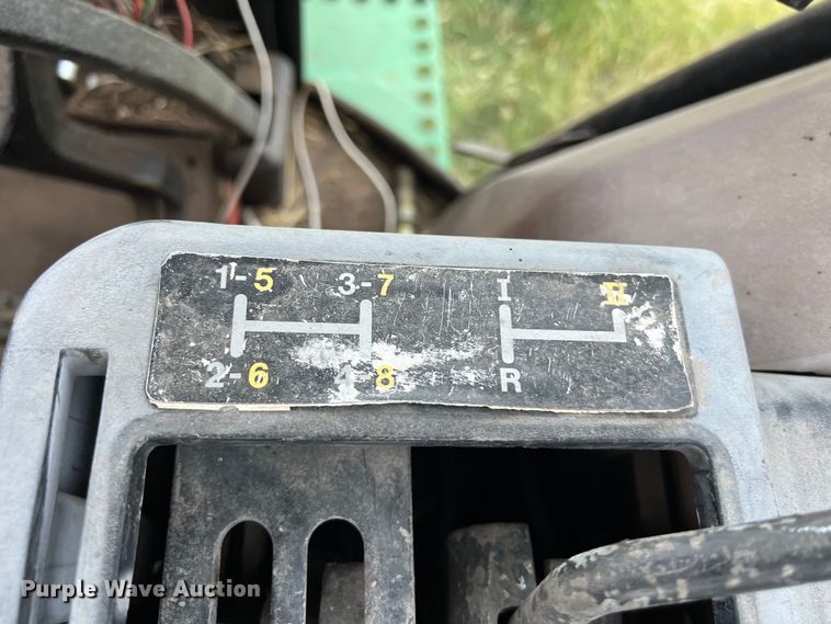 image for item DS2969 1983 John Deere 2950 tractor