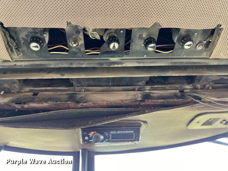 image for item DS2969 1983 John Deere 2950 tractor