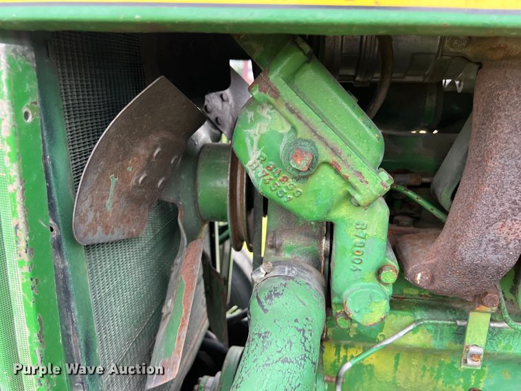 image for item DS2969 1983 John Deere 2950 tractor