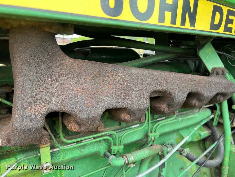 image for item DS2969 1983 John Deere 2950 tractor