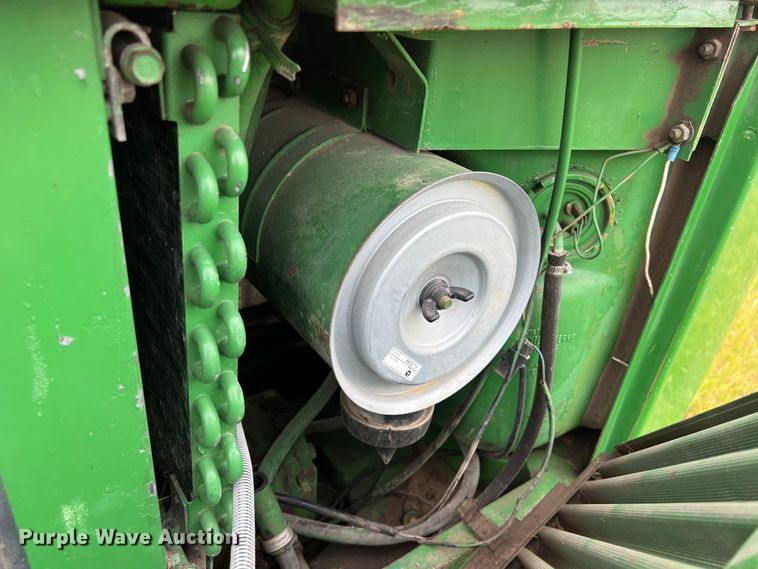 image for item DS2969 1983 John Deere 2950 tractor