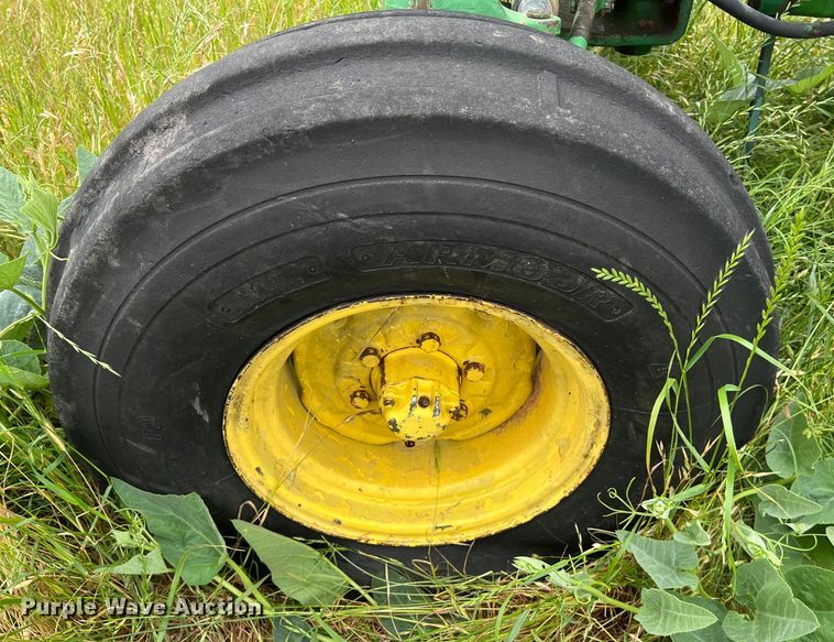 image for item DS2969 1983 John Deere 2950 tractor