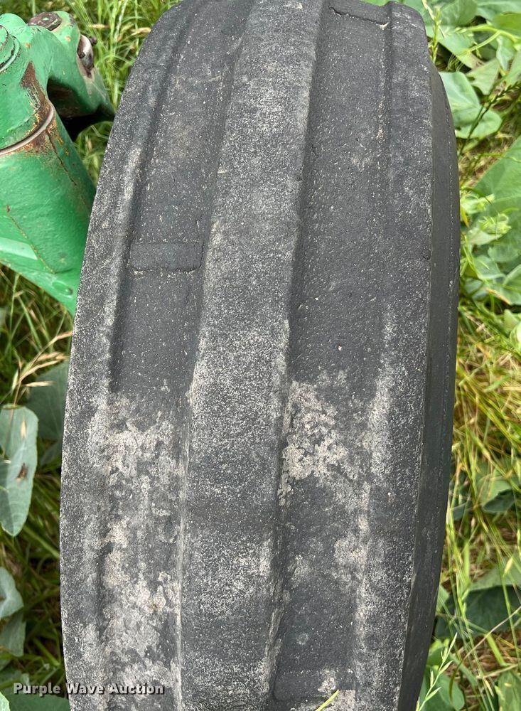 image for item DS2969 1983 John Deere 2950 tractor