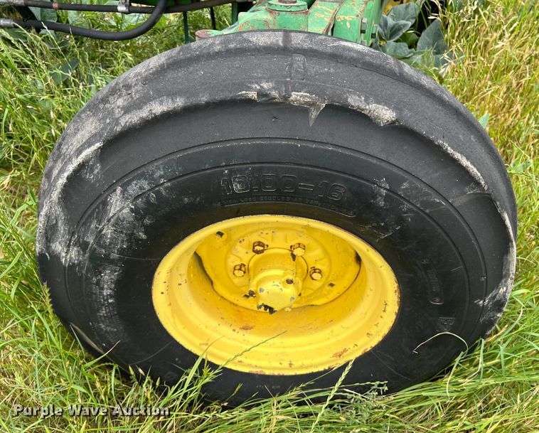 image for item DS2969 1983 John Deere 2950 tractor