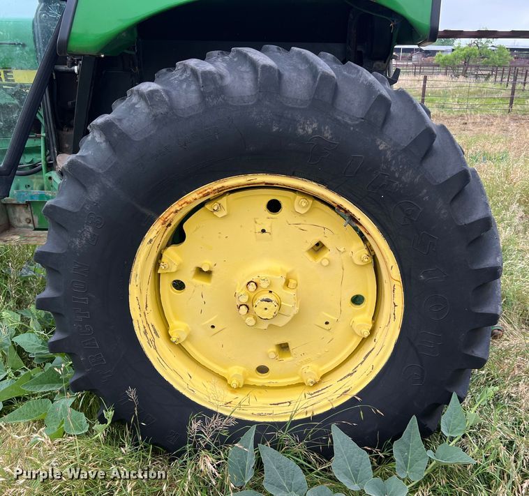 image for item DS2969 1983 John Deere 2950 tractor