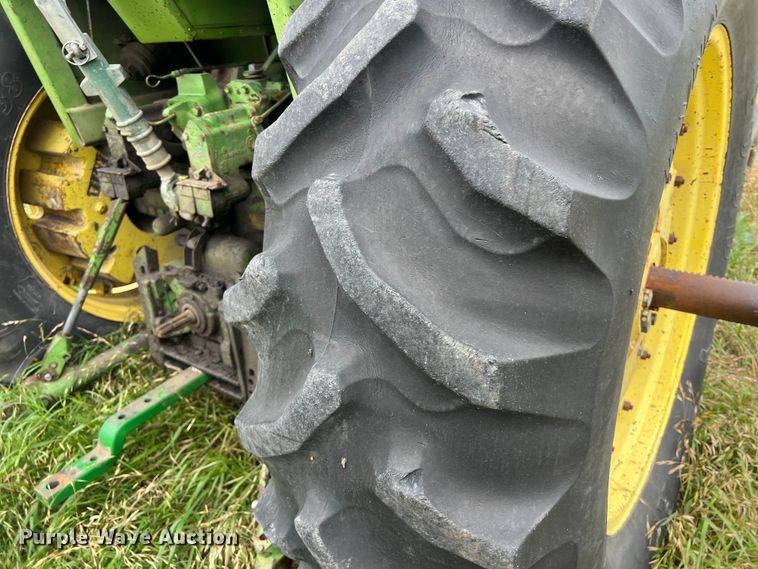 image for item DS2970 John Deere 4430 tractor