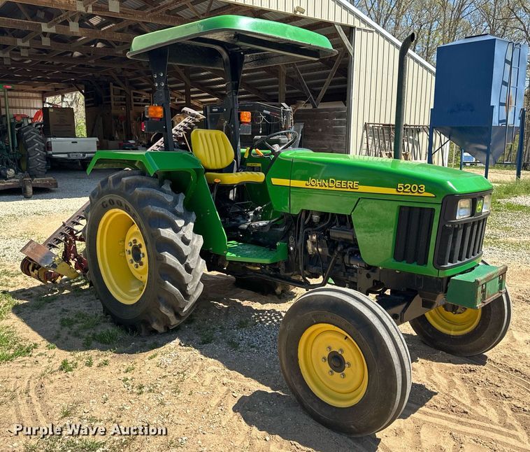 image for item EH6702 2004 John Deere 5203 tractor