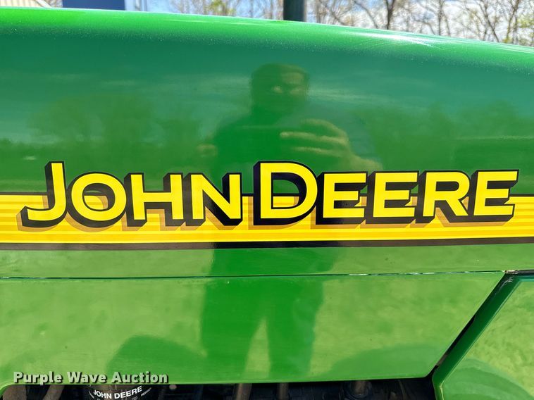 image for item EH6702 2004 John Deere 5203 tractor