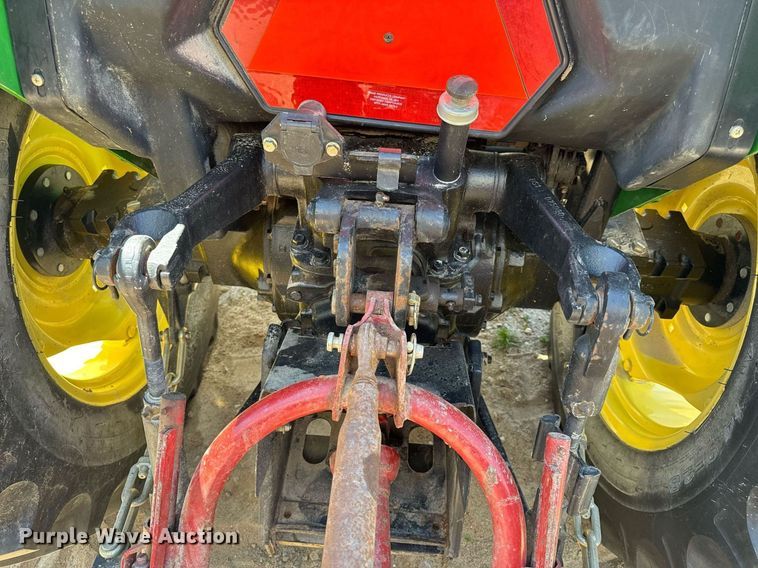 image for item EH6702 2004 John Deere 5203 tractor