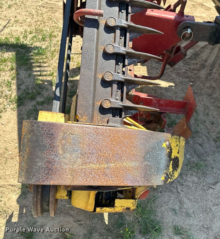 image for item EH6702 2004 John Deere 5203 tractor