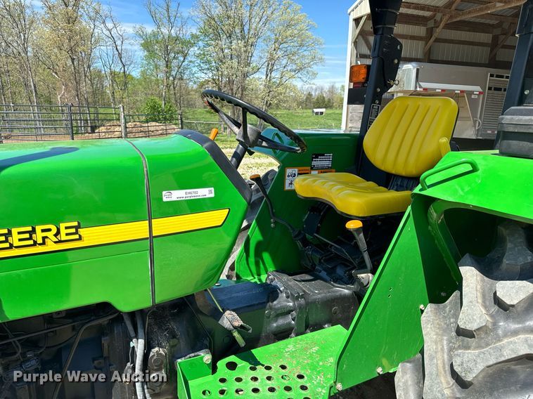 image for item EH6702 2004 John Deere 5203 tractor