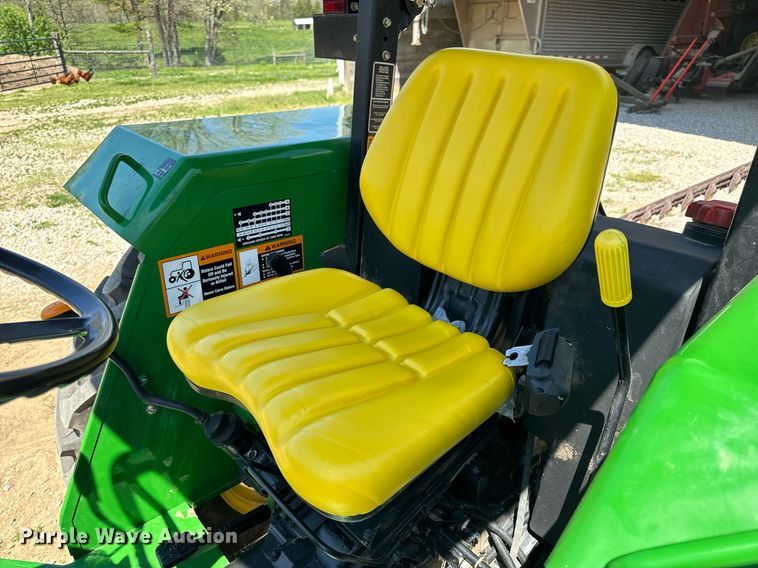 image for item EH6702 2004 John Deere 5203 tractor