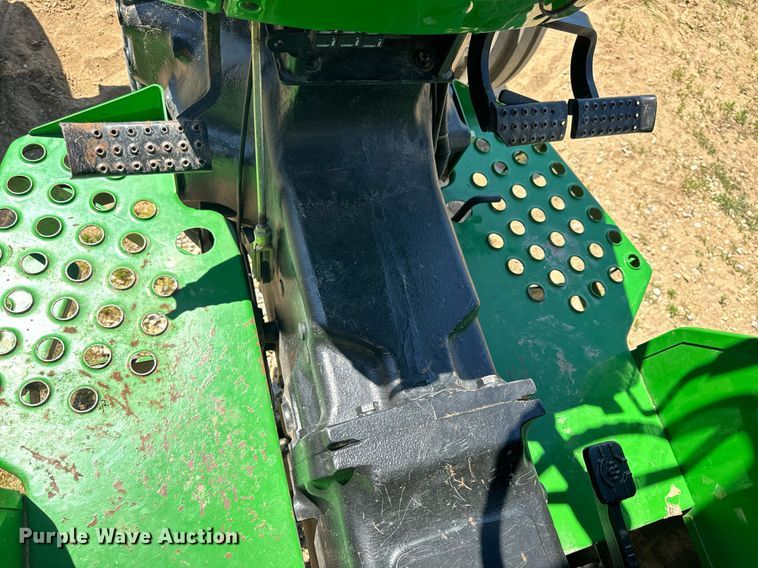 image for item EH6702 2004 John Deere 5203 tractor