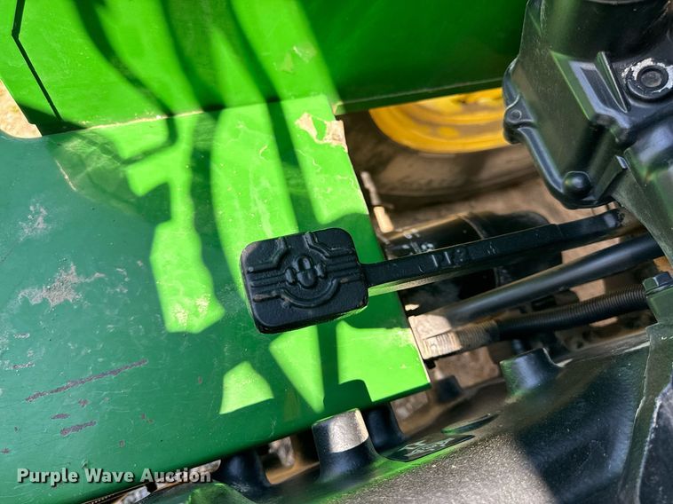 image for item EH6702 2004 John Deere 5203 tractor