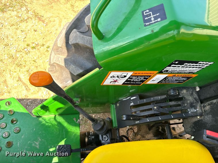 image for item EH6702 2004 John Deere 5203 tractor