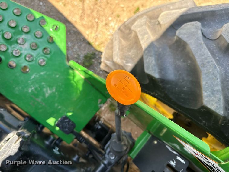 image for item EH6702 2004 John Deere 5203 tractor