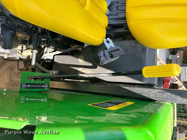 image for item EH6702 2004 John Deere 5203 tractor