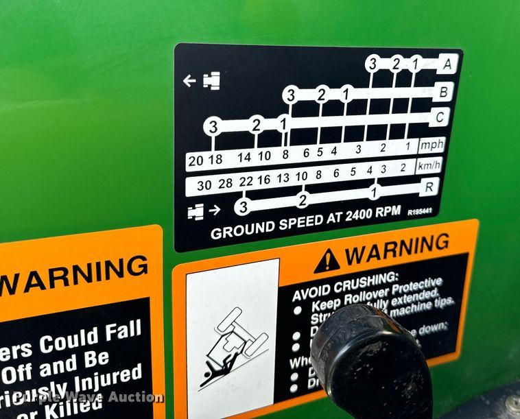 image for item EH6702 2004 John Deere 5203 tractor