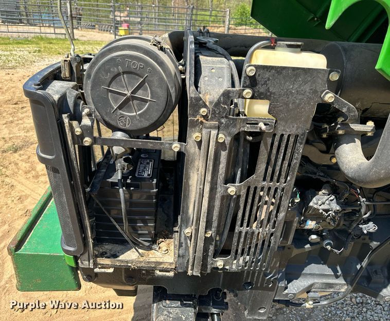 image for item EH6702 2004 John Deere 5203 tractor