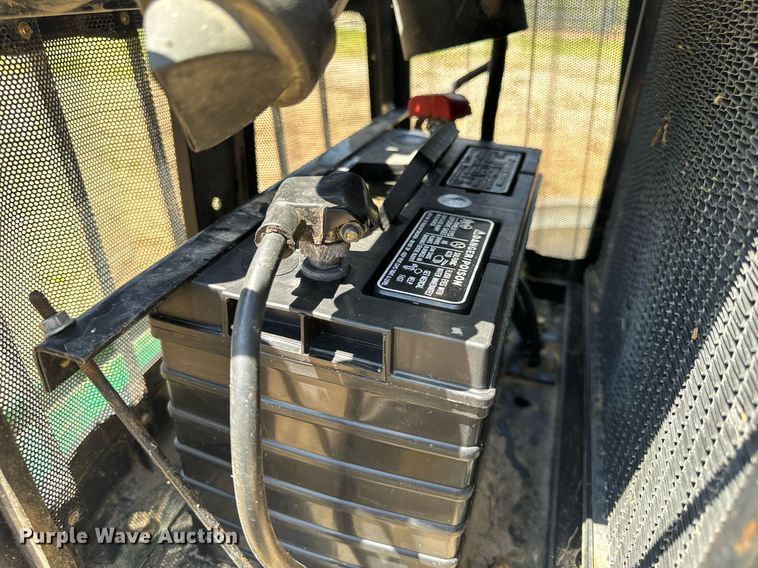 image for item EH6702 2004 John Deere 5203 tractor