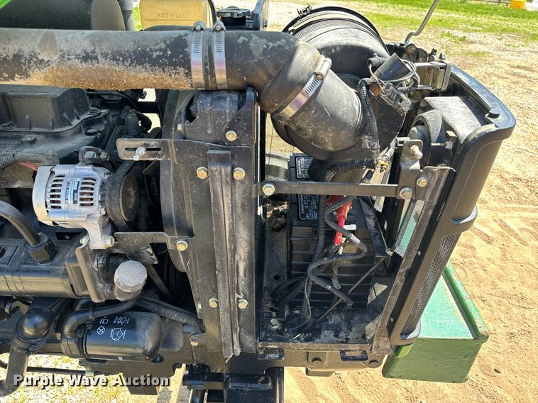 image for item EH6702 2004 John Deere 5203 tractor