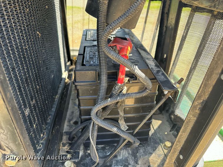 image for item EH6702 2004 John Deere 5203 tractor