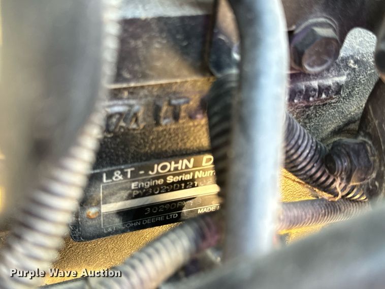 image for item EH6702 2004 John Deere 5203 tractor