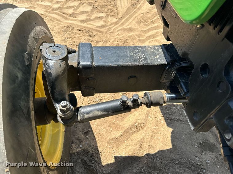 image for item EH6702 2004 John Deere 5203 tractor