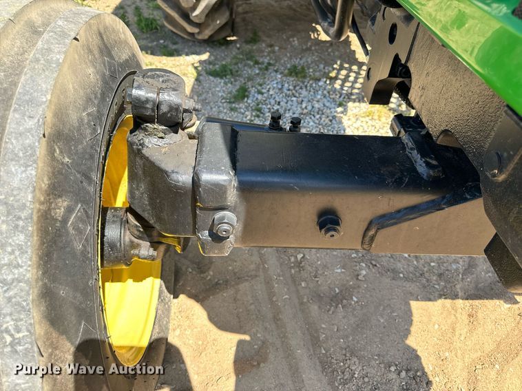 image for item EH6702 2004 John Deere 5203 tractor