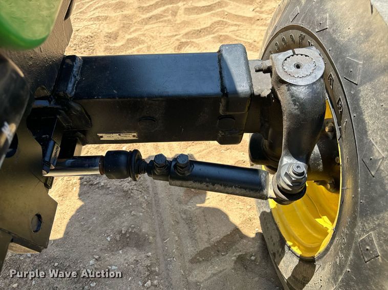 image for item EH6702 2004 John Deere 5203 tractor