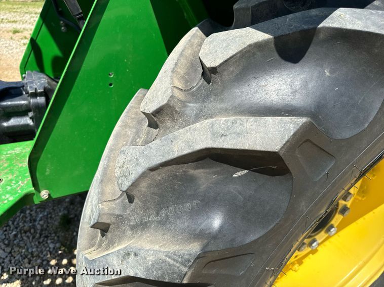 image for item EH6702 2004 John Deere 5203 tractor