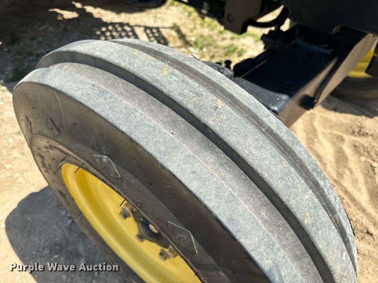 image for item EH6702 2004 John Deere 5203 tractor