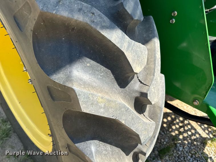 image for item EH6702 2004 John Deere 5203 tractor