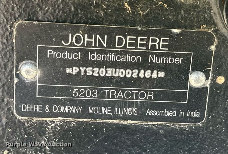 image for item EH6702 2004 John Deere 5203 tractor