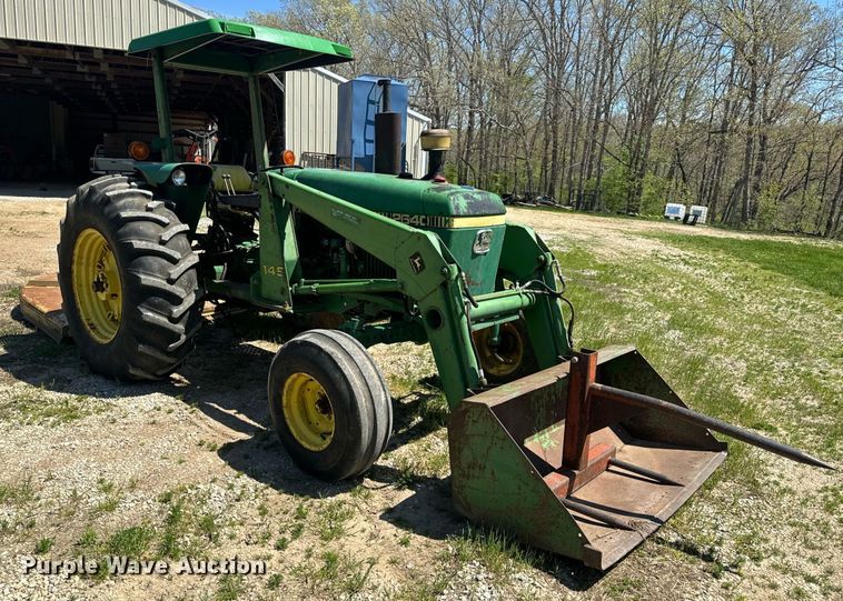 image for item EH6703 1981 John Deere 2640 tractor