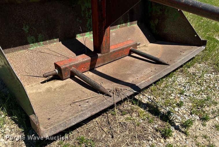 image for item EH6703 1981 John Deere 2640 tractor