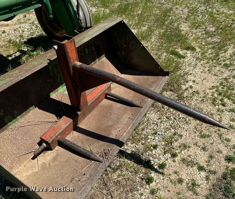 image for item EH6703 1981 John Deere 2640 tractor