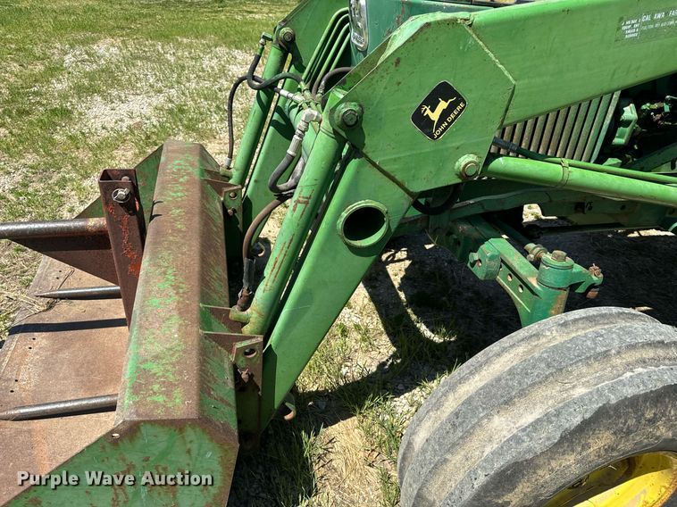 image for item EH6703 1981 John Deere 2640 tractor