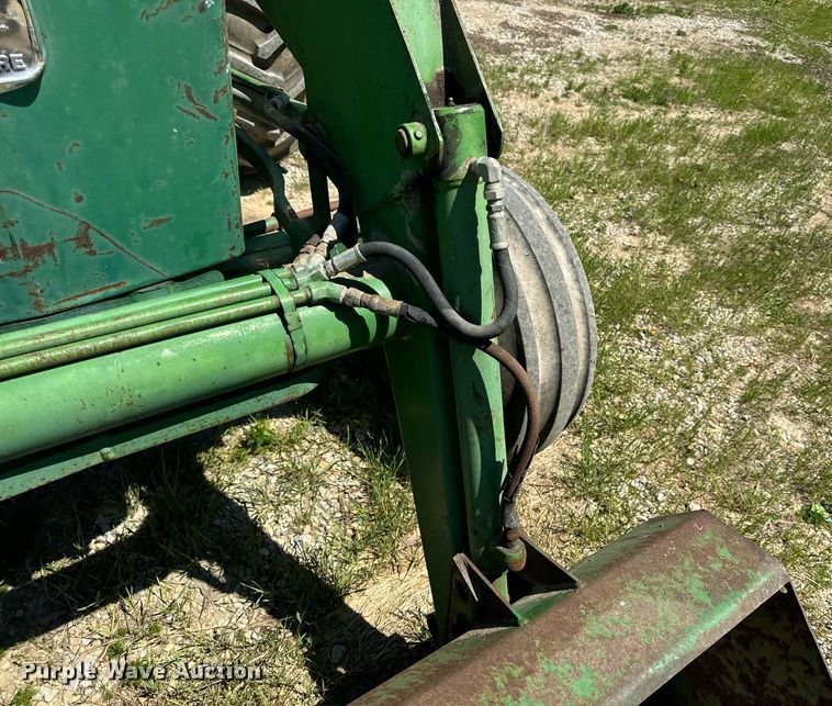 image for item EH6703 1981 John Deere 2640 tractor