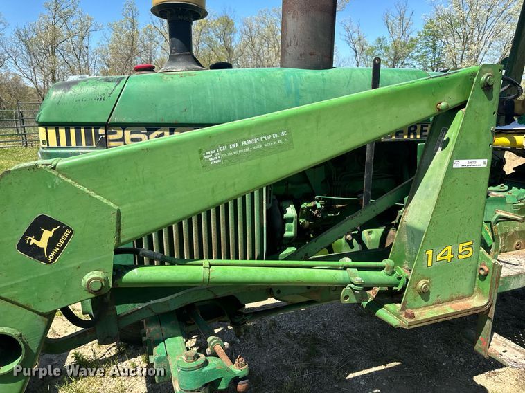 image for item EH6703 1981 John Deere 2640 tractor