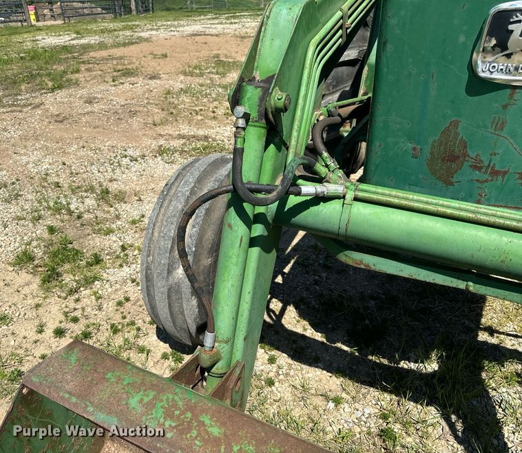 image for item EH6703 1981 John Deere 2640 tractor