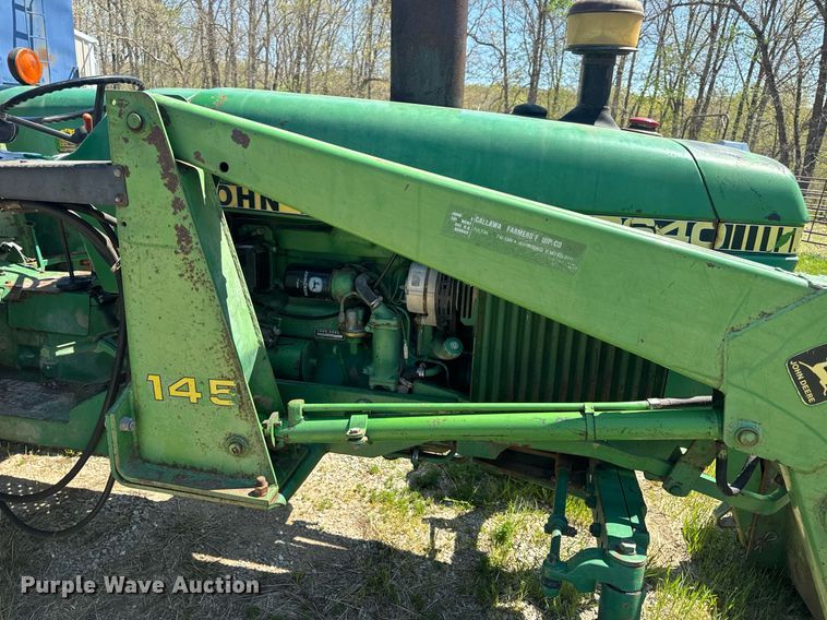 image for item EH6703 1981 John Deere 2640 tractor