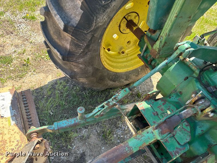 image for item EH6703 1981 John Deere 2640 tractor