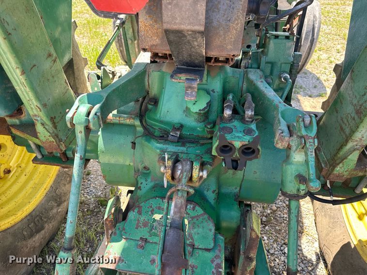 image for item EH6703 1981 John Deere 2640 tractor