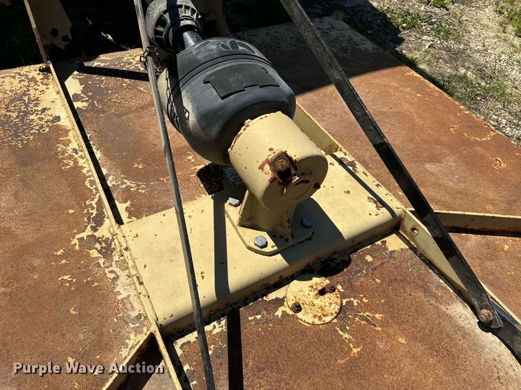 image for item EH6703 1981 John Deere 2640 tractor