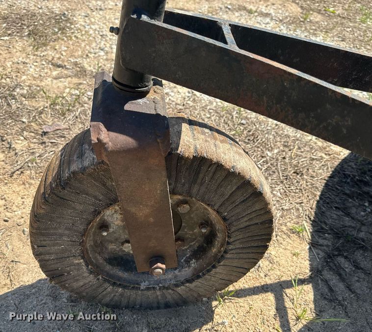 image for item EH6703 1981 John Deere 2640 tractor