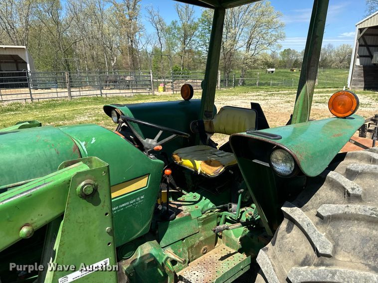 image for item EH6703 1981 John Deere 2640 tractor